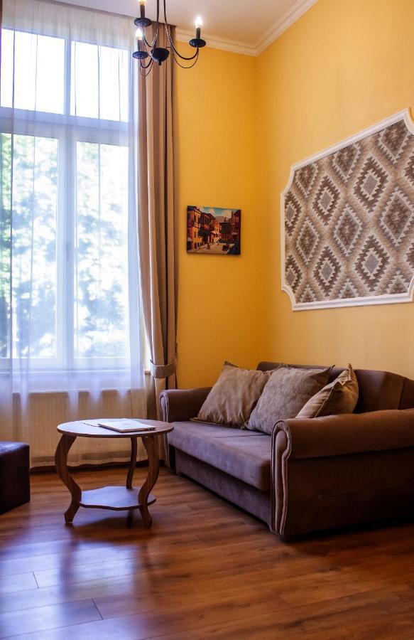 Zharuma Caravan Tbilisi Exteriör bild